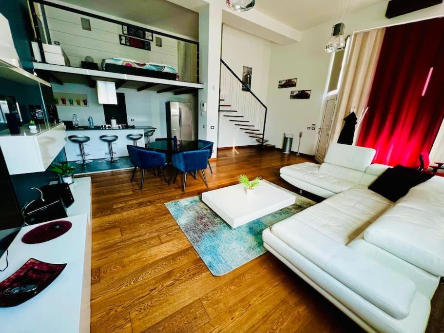 Moderno Loft Alle Porte Di Milano - 115Mq - 3 Posti Cormano Exterior photo
